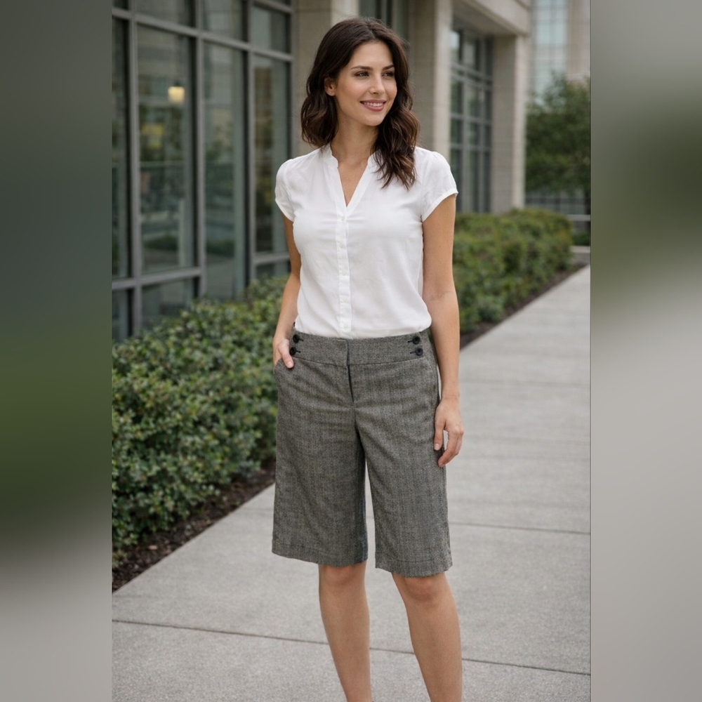 💙 Smart Set Bermuda Shorts